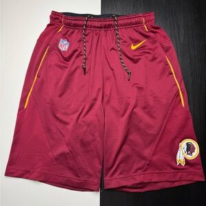 Nike Washington Redskins Shorts Mens Medium Maroon NFL On Field Training Drifit